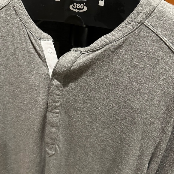 Kit and Ace - Size M (no tag) - grey stretch flannel henley - luxury Lululemon - Picture 2 of 5